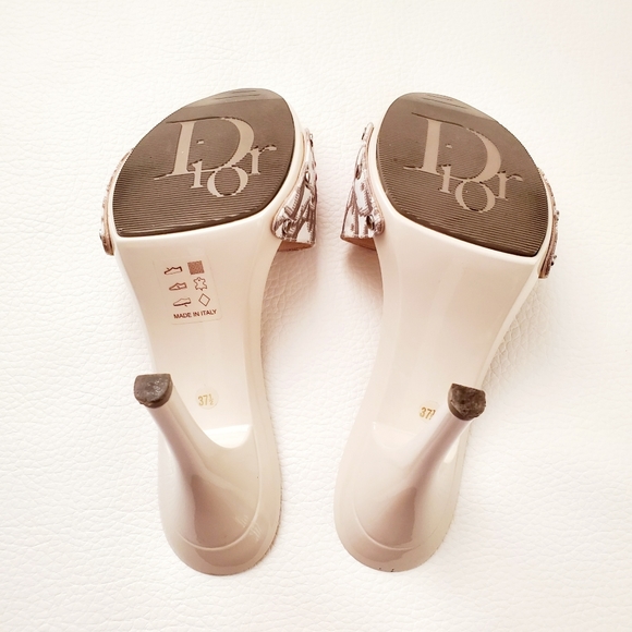 DIOR - Floral Embroidered Trotter Satchel & Clogs - Picture 9 of 16